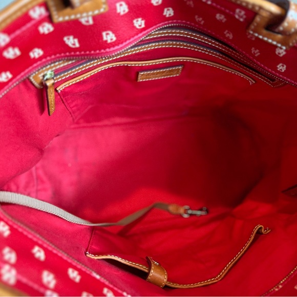 Dooney & Bourke tote bag. Red with leather straps. DB decor - Picture 5 of 5